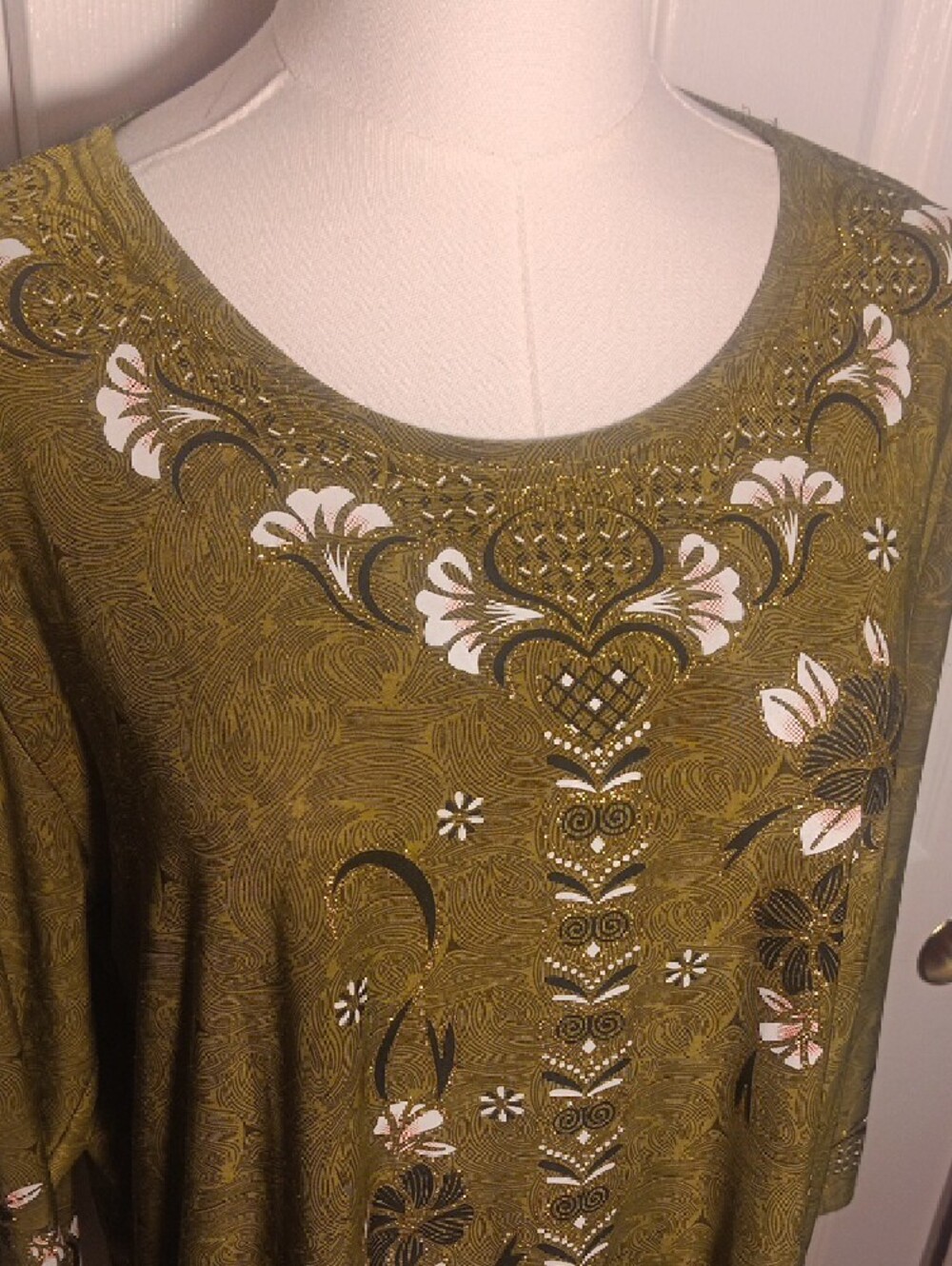 Olive Green Long-Sleeve Floral Tunic Blouse With Glitter Effects Around Print - Picture 5 of 10